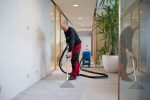 Teppich Bodenbelag säubern mit Reinigungsmaschine