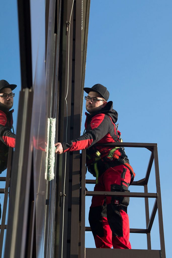 mobiles Equipment für umweltfreundliche Glas- und Fensterflächenreinigung