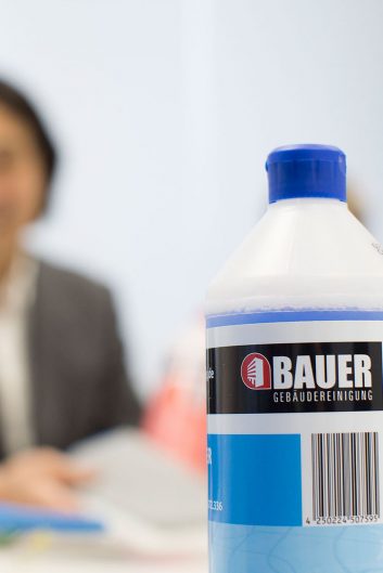 Die Bauer Gebäudereinigung GmbH verwendet umweltverträgliche Reinigungsmittel